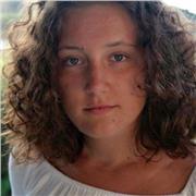Studentessa universitaria offre lezioni di matematica e aiuto compiti a studenti delle medie